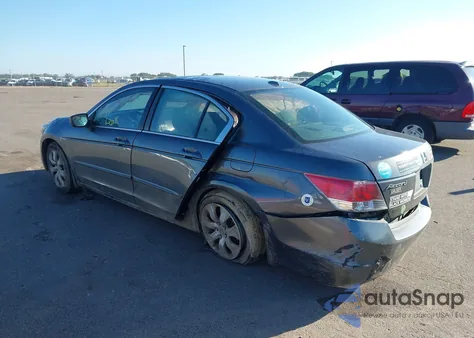 2010 Honda Accord 2.4 Ex-L z USA, uszkodzony, nr VIN 1HGCP2F82AA141179